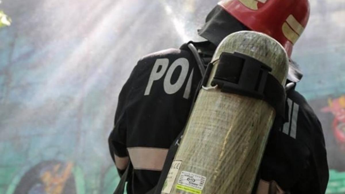 incendiu puternic la fabrica de cherestea holzindustrie schweighofer patru autospeciale actioneaza