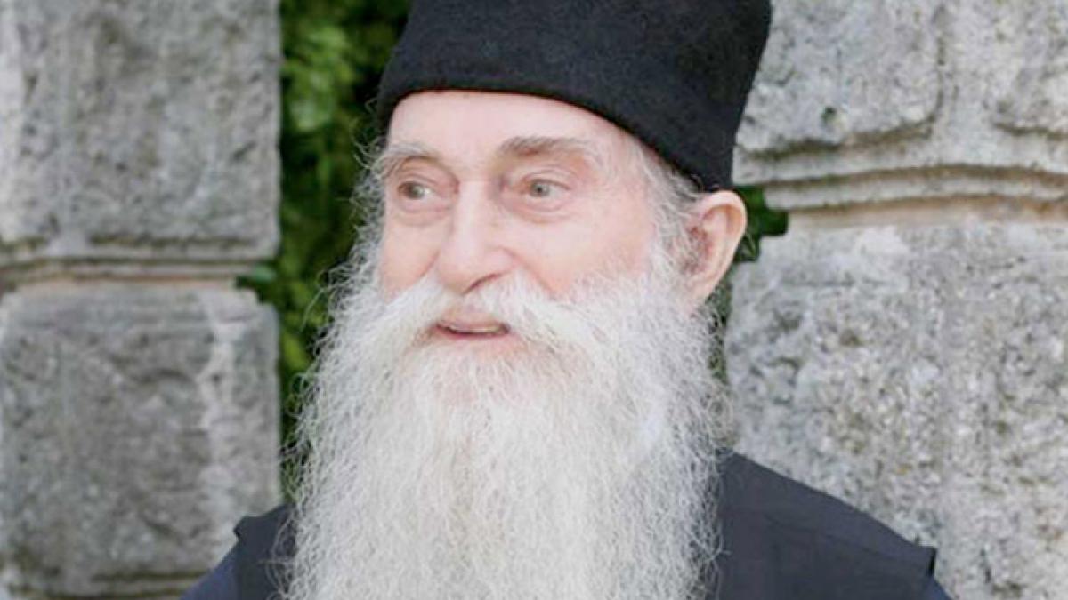 un preot iti spune cand vin duhurile rele si farmecele asupra ta