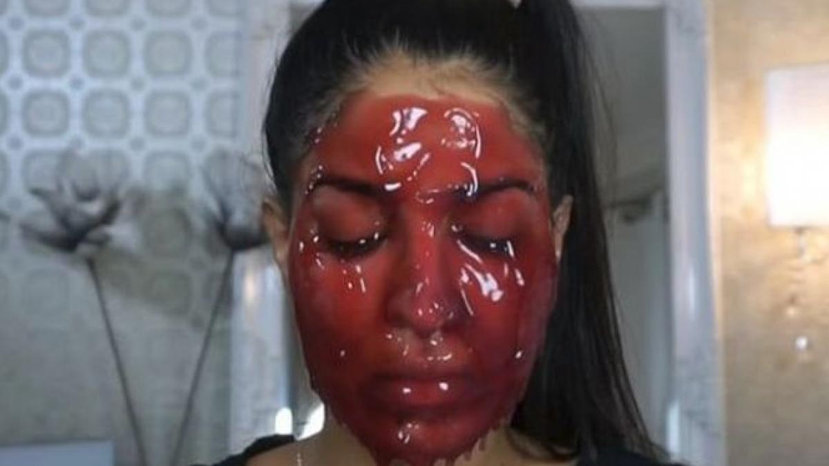 si a pus gelatina pe fata si a asteptat sa se intareasca dupa 15 minute a tras de ea nu pot sa cred