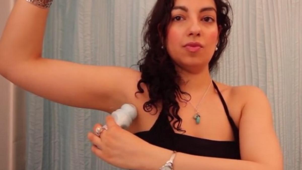 pana acum ai folosit gresit antiperspirantul uite de ce transpirai si iti patai bluzele