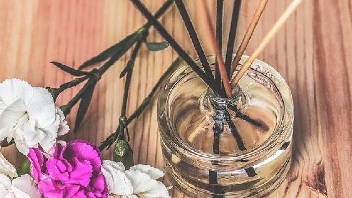 pericolul din betisoarele si lumanarile parfumate o sa le mai folosesti