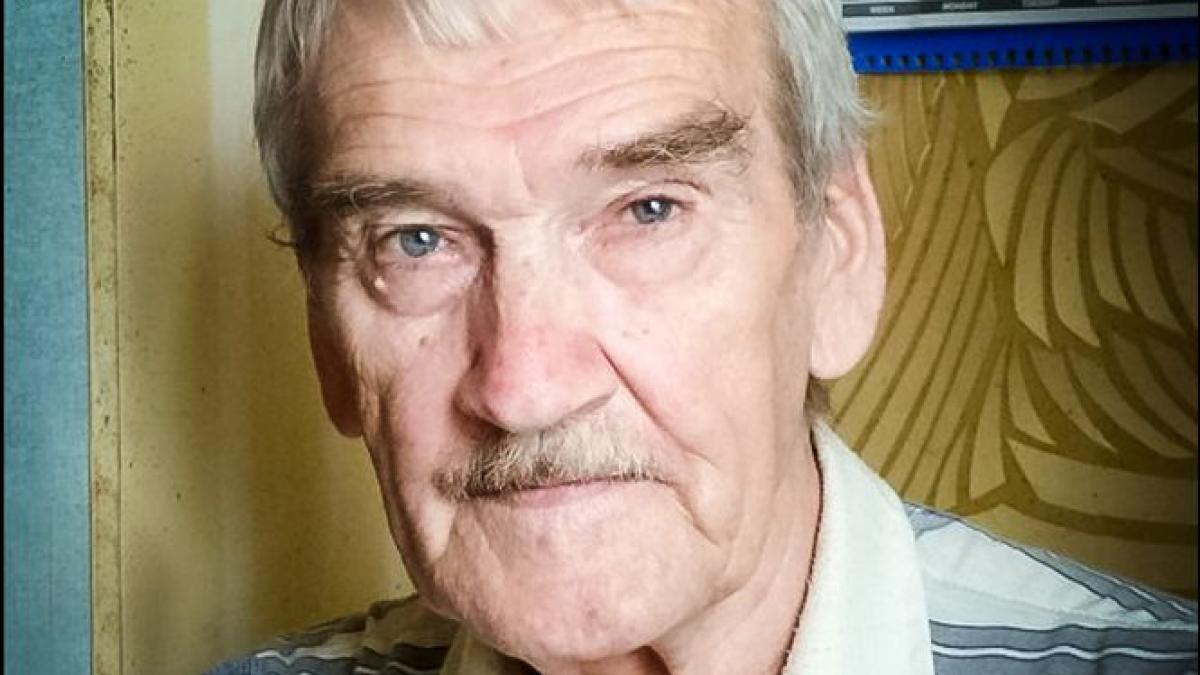 acest om ne a salvat vietile dar a murit uitat de toti cum a fost posibil asa ceva