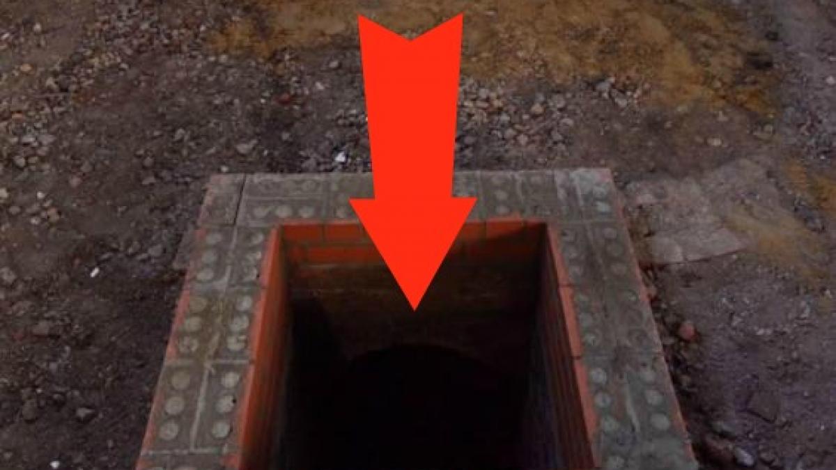 biserica urma sa fie demolata si muncitorii strangeau tot ce mai ramasese valoros cand au gasit o