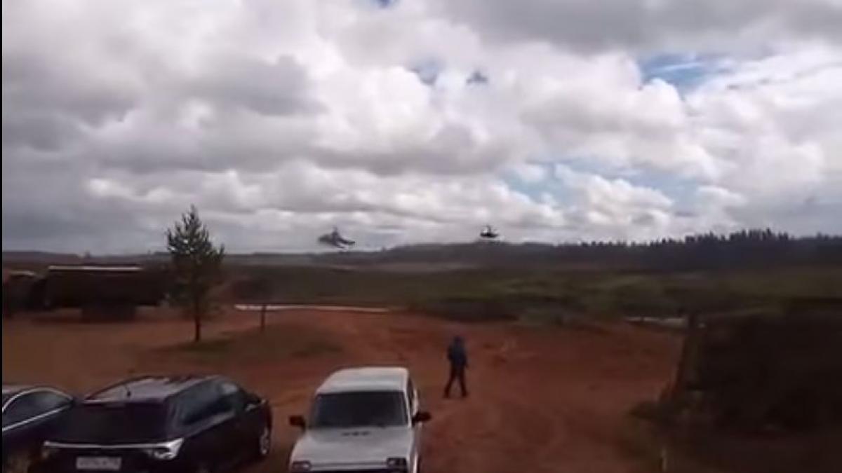 cel putin doi jurnalisti ar fi fost raniti din greseala de rachetele unui elicopter rusesc video