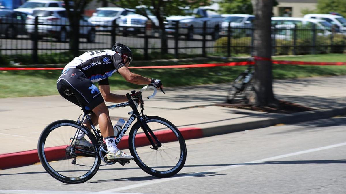 un britanic a facut ocolul pamantului pe bicicleta in 78 de zile sportivul a doborat recordul