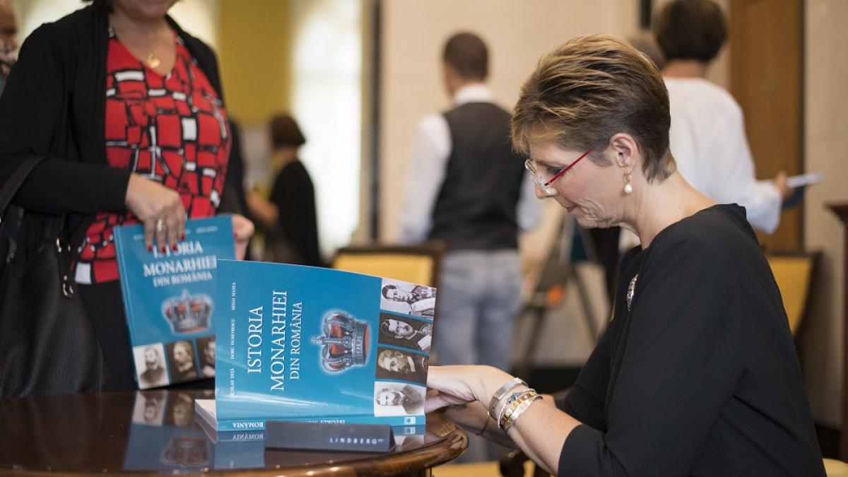 casa regala anunta lansarea unui nou manual scolar