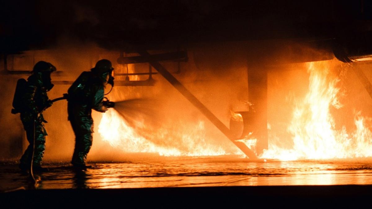 incident pe aeroportul ataturk din istanbul un avion a luat foc la aterizare mai multi oameni sunt