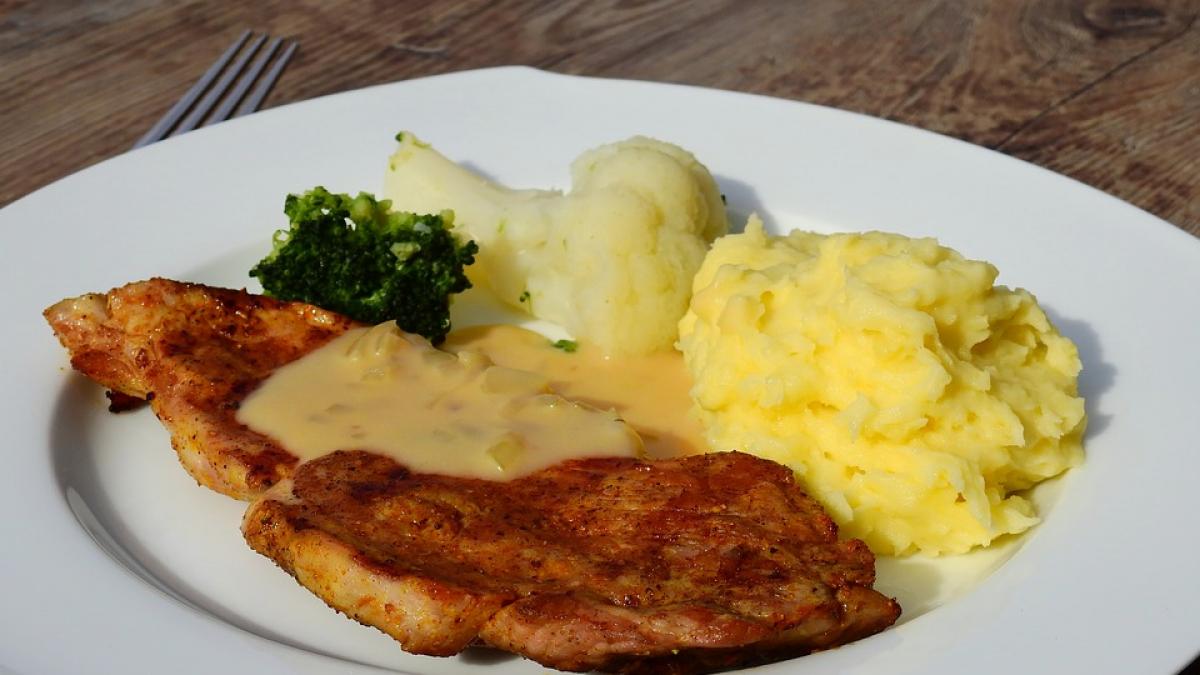 greseala fatala ce sa nu faci niciodata cand gatesti cartofi o familie intreaga a pierit inainte de