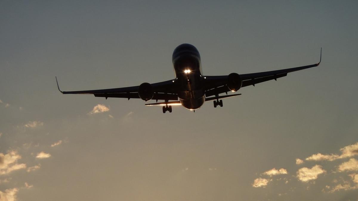 cu cat timp inainte trebuie cumparat biletul de avion pentru a obtine un pret bun