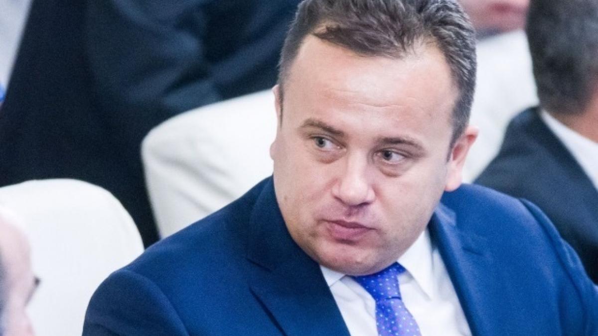 inspectorul scolar demis de ministrul educatiei l a invins pe liviu pop in instanta