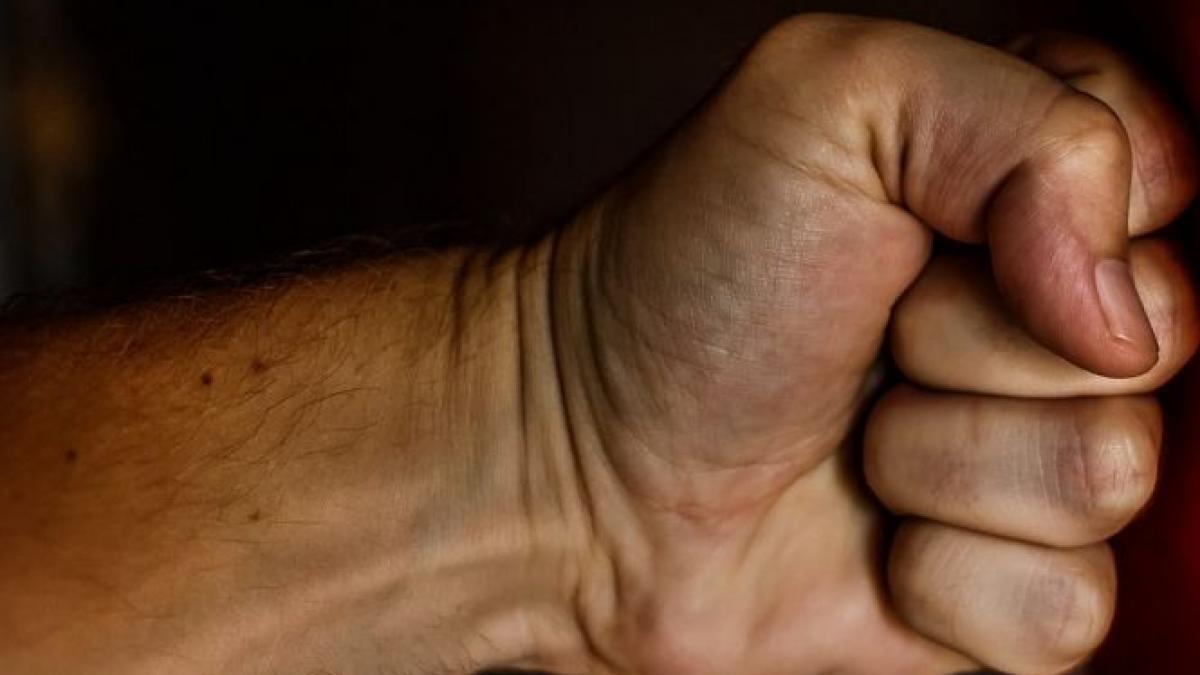 nou incident intr un studio de televiziune un jurnalist a fost amenintat cu bataia pentru ca a