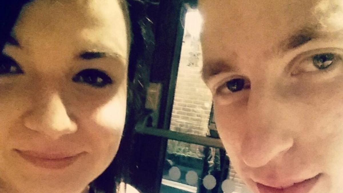 s a indragostit de un tanar de 21 de ani iar dupa doar patru luni adolescenta de 16 ani a ramas