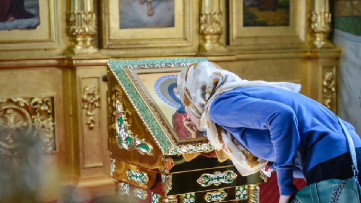 avertismentul medicilor ce boli poti lua daca pupi icoanele