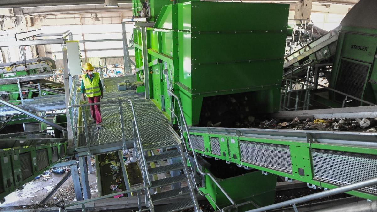 rom waste solutions proceseaza zilnic 500 de tone de deseuri peste o treime din deseurile