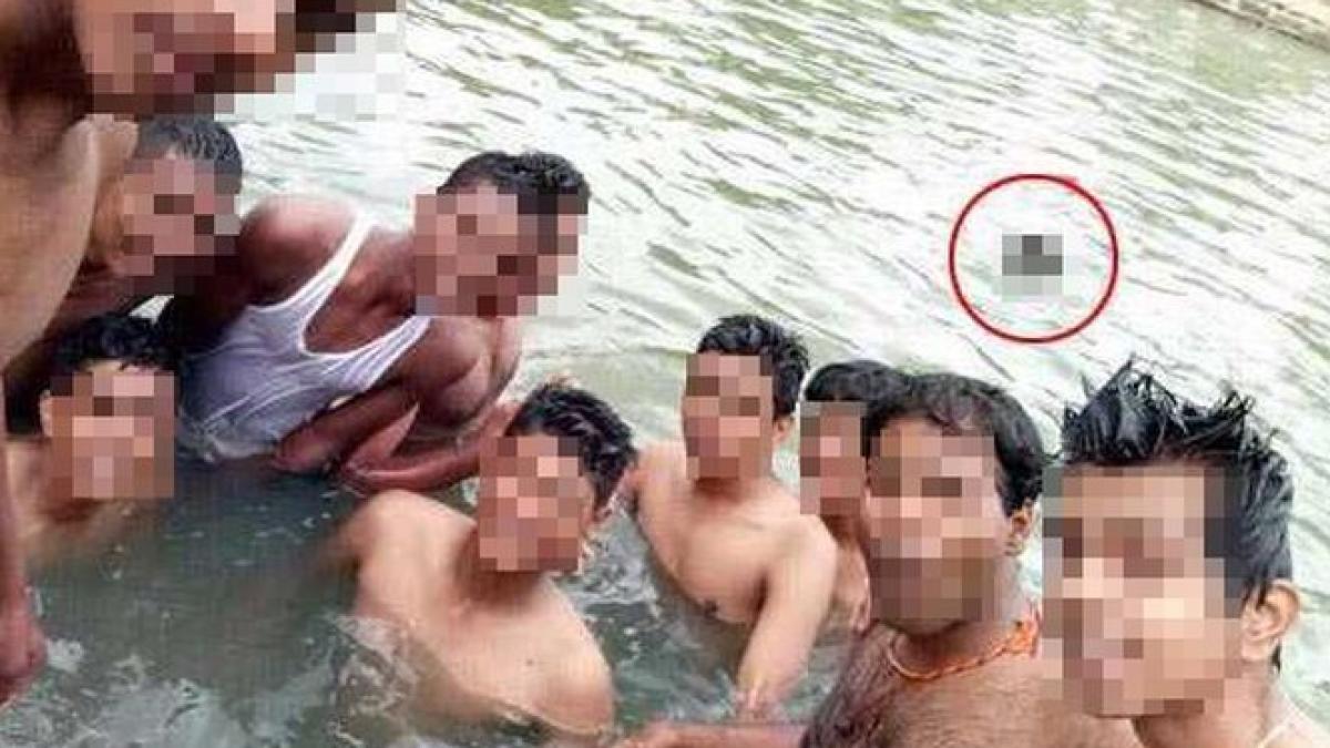 au plecat in gasca sa inoate s au distrat si si au facut poze au inghetat de spaima cand au privit