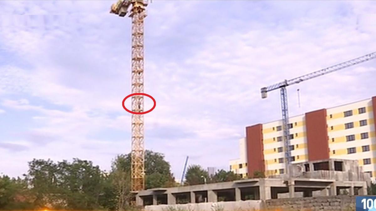 fiul milionarului sever muresan protest extrem pe o macara video