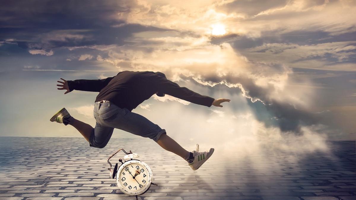 ora exacta la care ar trebui sa mergi la culcare ca sa te trezesti odihnit si energic a doua zi