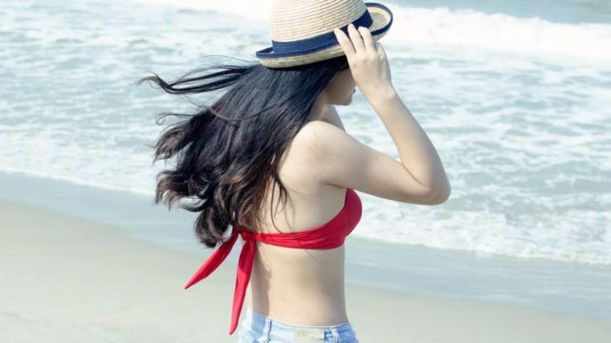 si a dat pe piele cu ulei de portocale inainte de a merge la plaja cum arata a doua zi