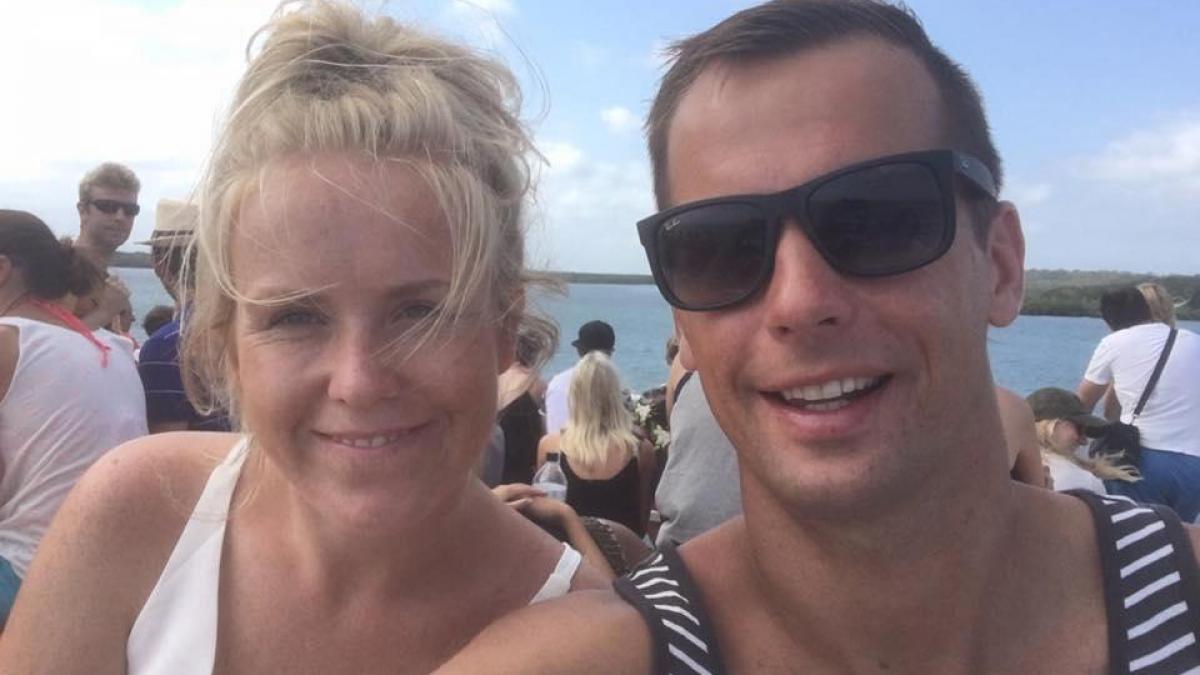 sotia sa insarcinata a inceput sa se simta rau asa ca a incercat sa ajunga cu ea cat mai repede la