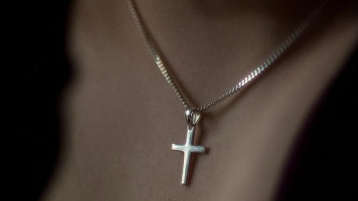 de ce purtam la gat semnul sfintei cruci