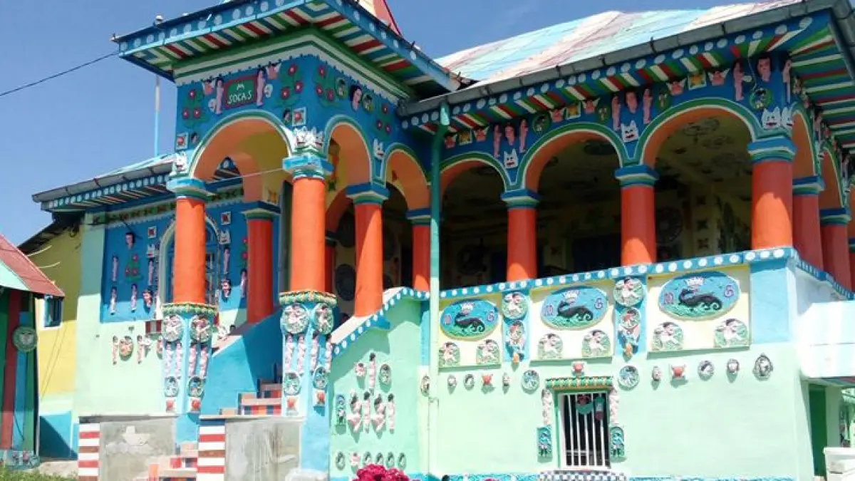 o casa dintr o comuna valceana este unica in lume de ce arata asa si cine este proprietarul