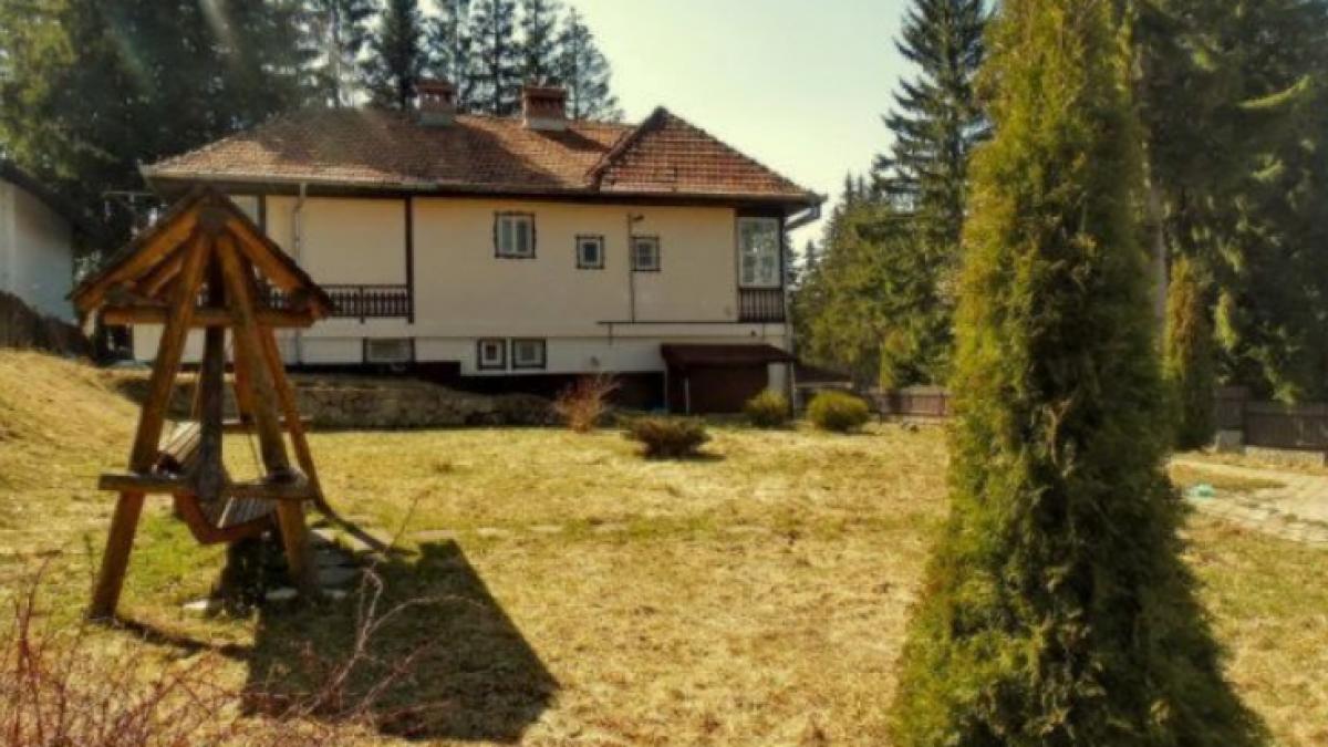 vila lui ceausescu de la predeal pusa la vanzare pentru un pret derizoriu cu se suma o poti avea