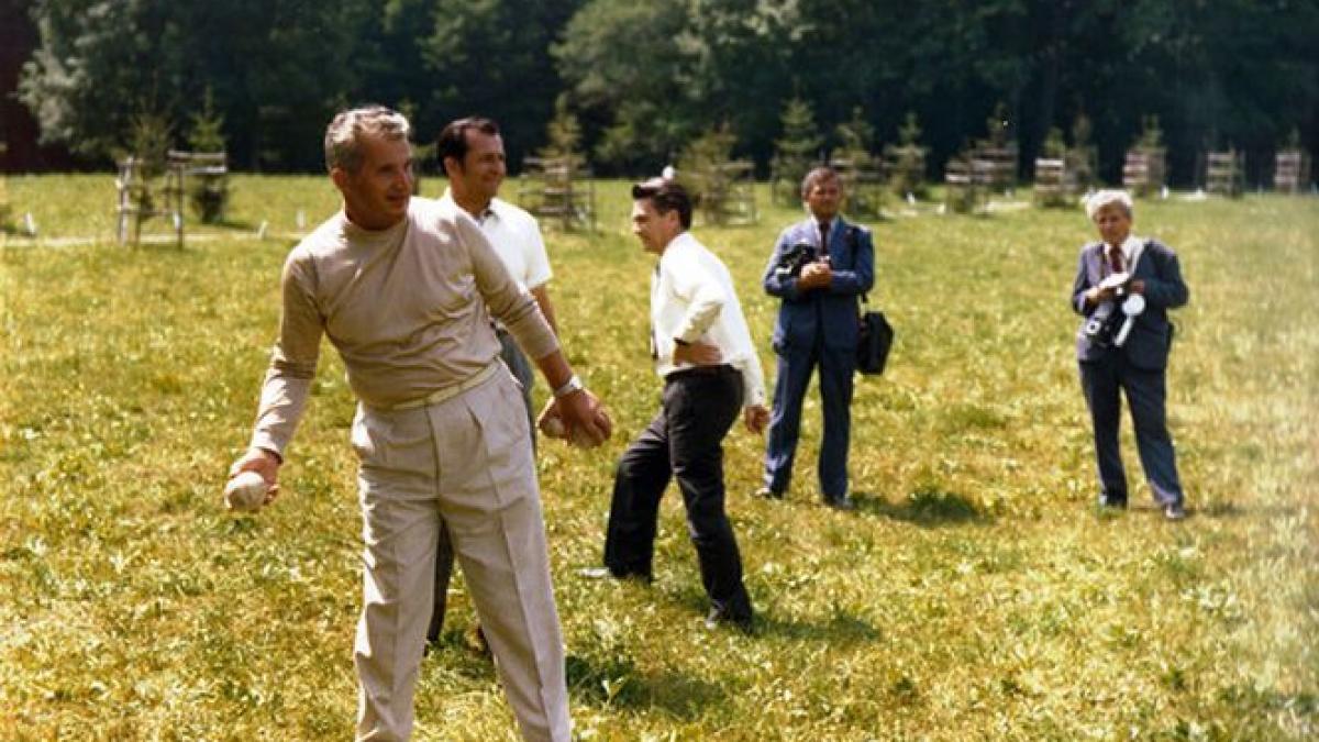cum se distra ion iliescu alaturi de nicolae si elena ceausescu in 1976 imagini de arhiva pe care