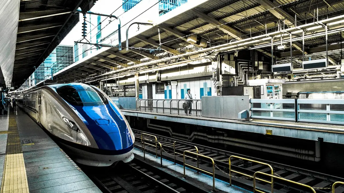 panica intr o gara din londra pasagerii unui tren evacuati dupa ce un barbat a inceput sa citeasca