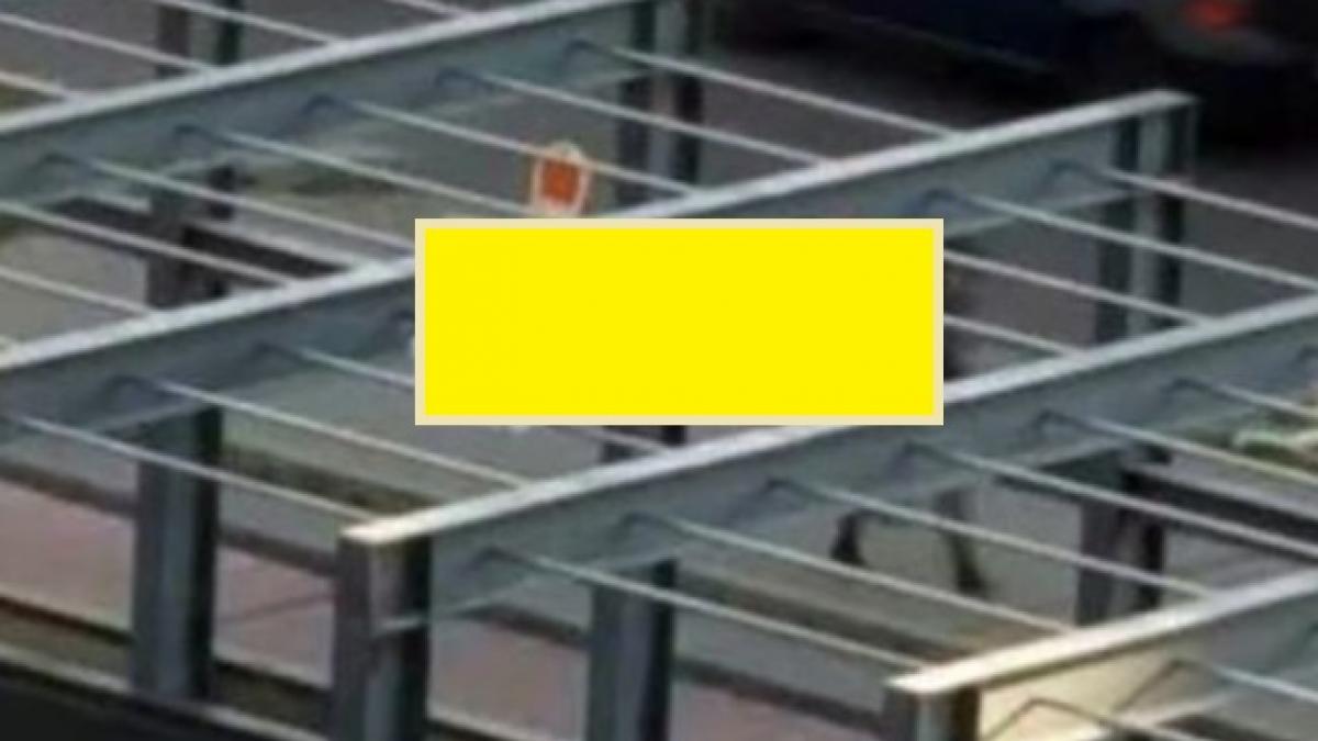 un sicriu a aparut pe acoperisul anaf oamenii au intrat in panica foto