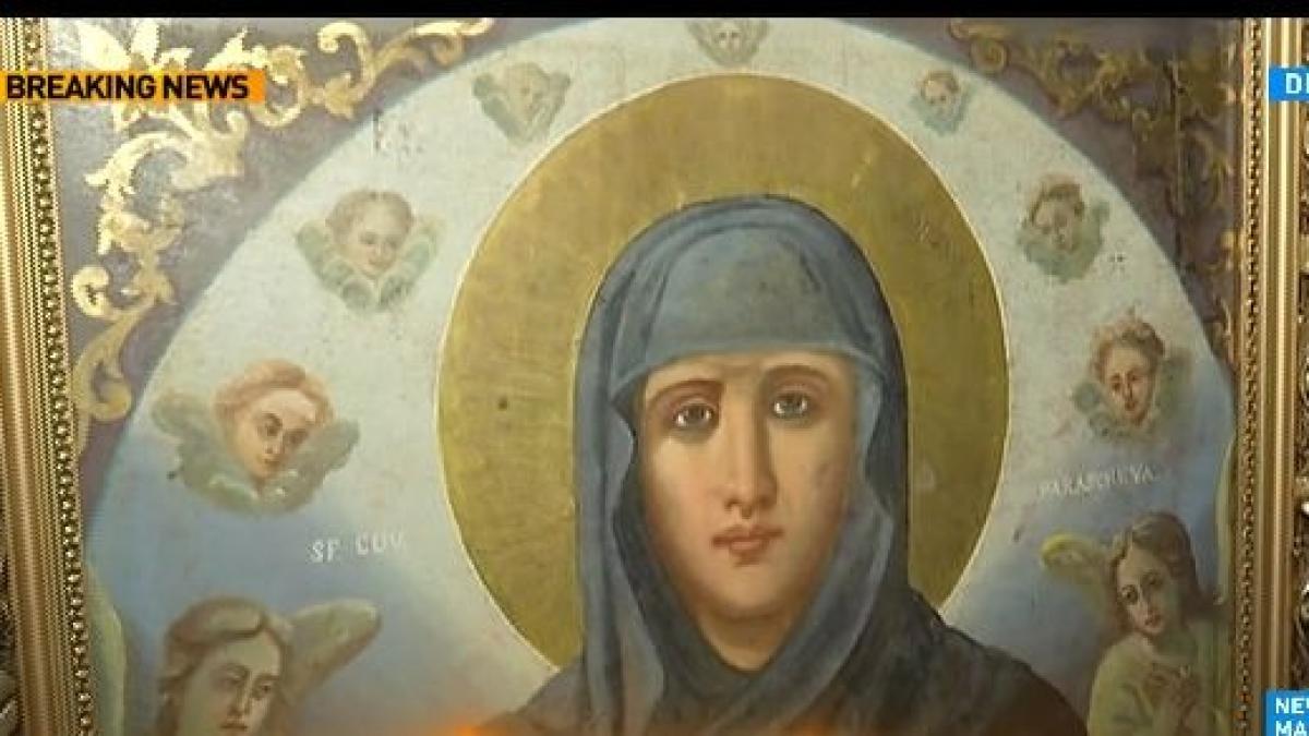 pare bizar dar de ce merg credinciosii cu vata in mana la racla sf cuvioase parascheva
