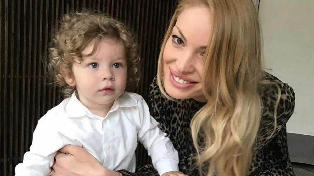 valentina pelinel situatia familiei noastre nu mi da niciun motiv sa merg si sa zambesc pe la