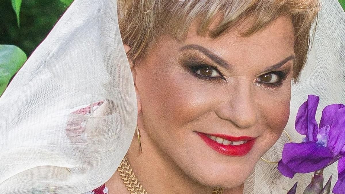 ionela prodan tort urias la aniversarea de 70 de ani imagini de la petrecere pe cinste de la ziua ei