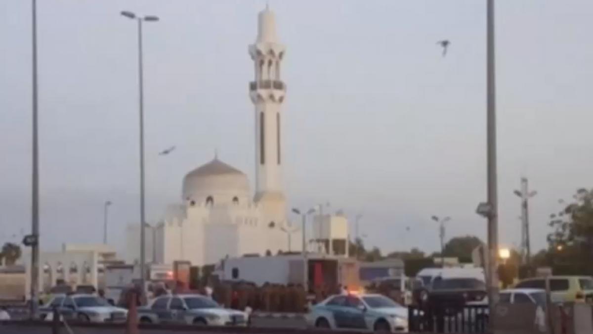 atac armat langa palatul regal din arabia saudita sunt mai multi morti si raniti video