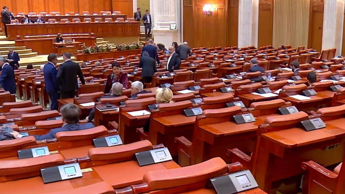 politikix parlamentarii voteaza dupa deget