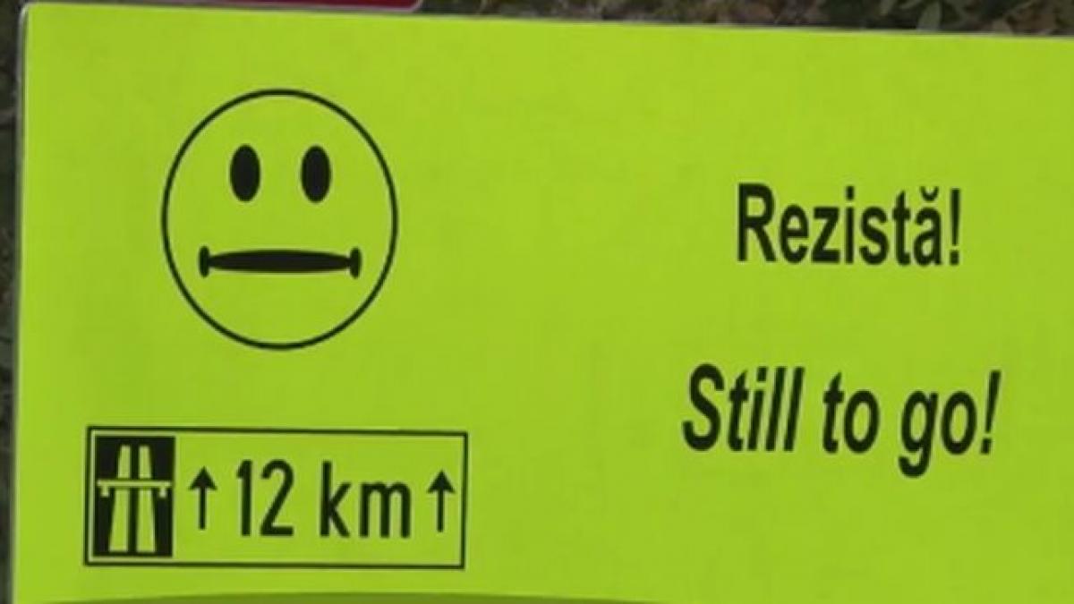 n avem drumuri dar macar avem umor panouri cu mesaje inedite pe drumul care leaga deva de lugoj