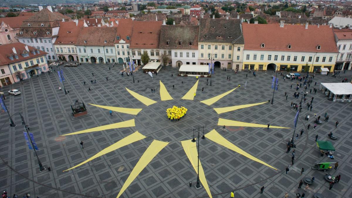 premiera in romania mai multi oameni si au incarcat telefoanele mobile de la o remorca solara