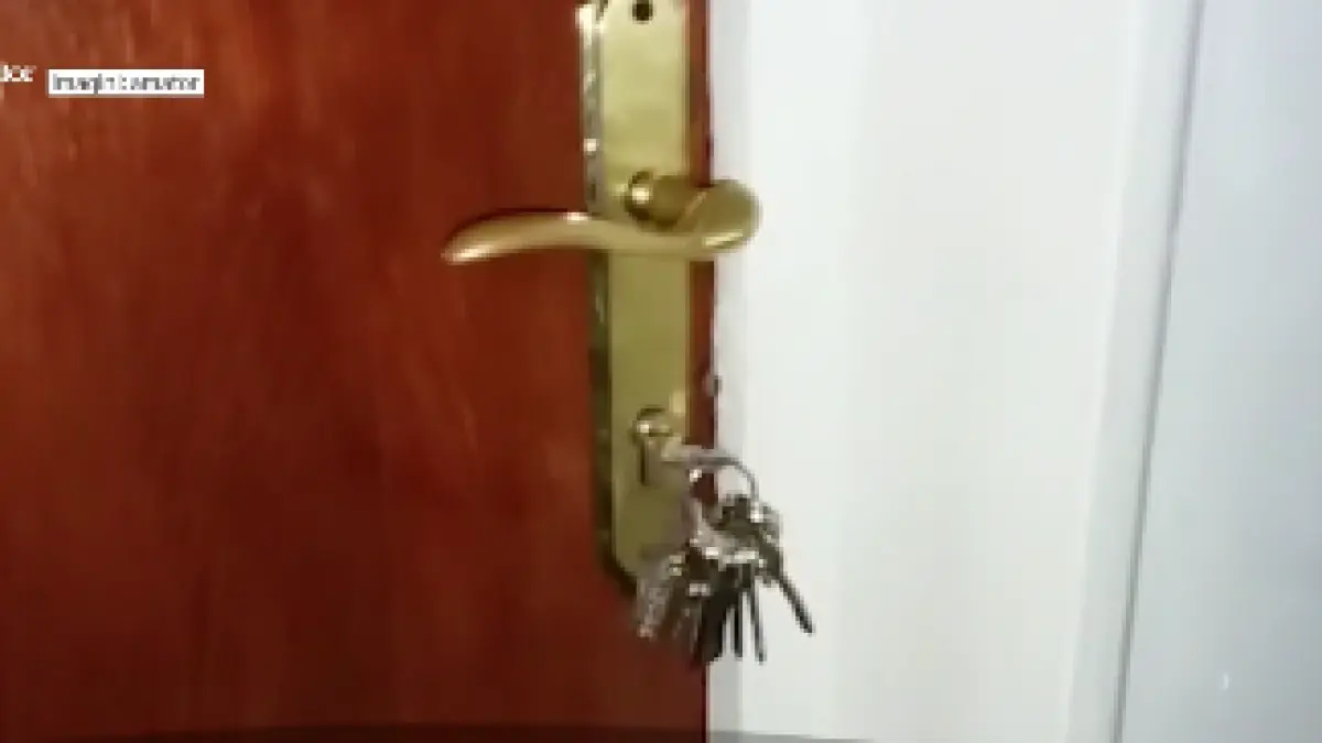 un barbat a fost gasit spanzurat intr o camera de hotel din campulung dupa sapte zile