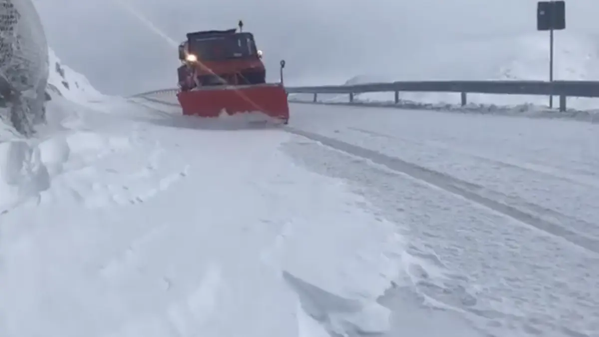 video caderi masive de zapada in romania imagini spectaculoase