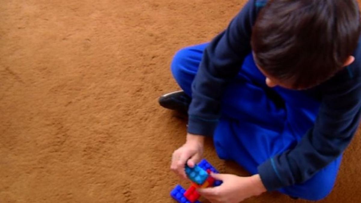 accident socant la scoala un copil de zece ani a ajuns la urgente cu o bucata de fier beton in