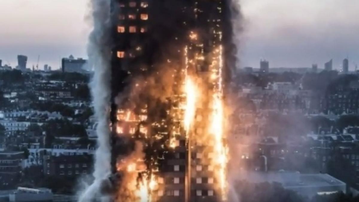 imaginea care a ingrozit toata londra ce a aparut la geamurile blocului turn care a ars foto in