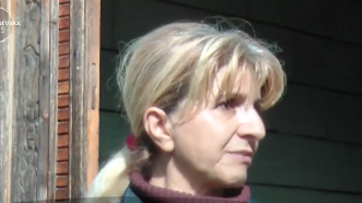o femeie dintr o localitate din caras severin este terorizata si batuta de un vecin cu probleme