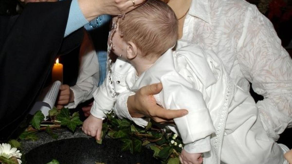 de ce nu e bine sa ii pui copilului doua nume de botez preotii explica de ce este o greseala