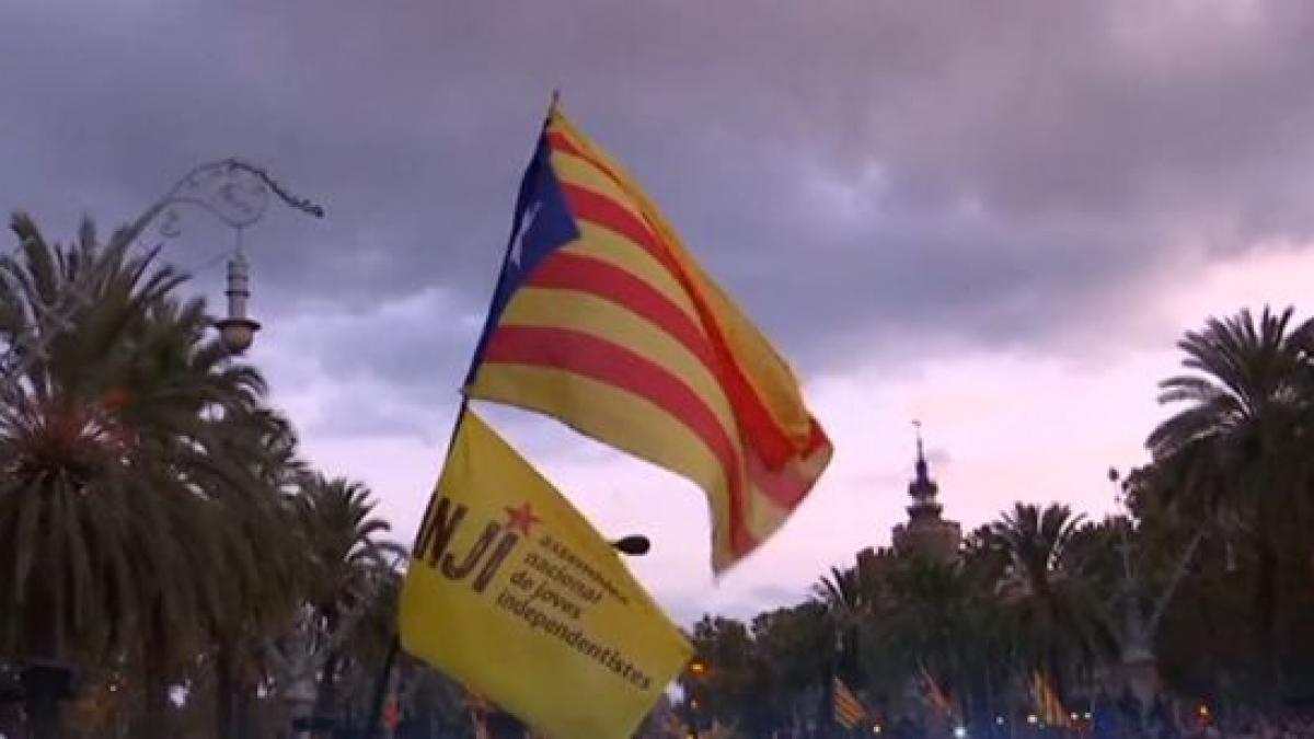 madridul ultimatum catre liderul catalan carles puigdemont