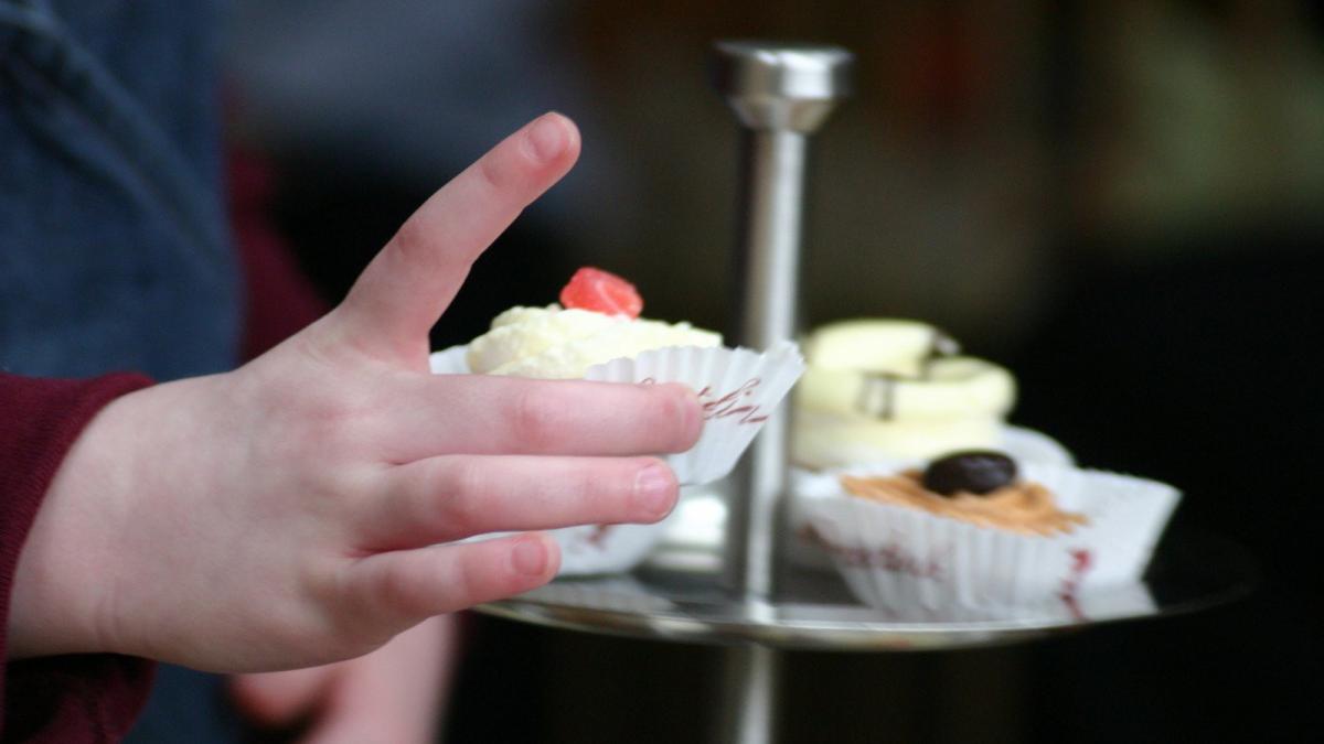 atentie parinti astea sunt cele mai mari pericole din farfuria copilului