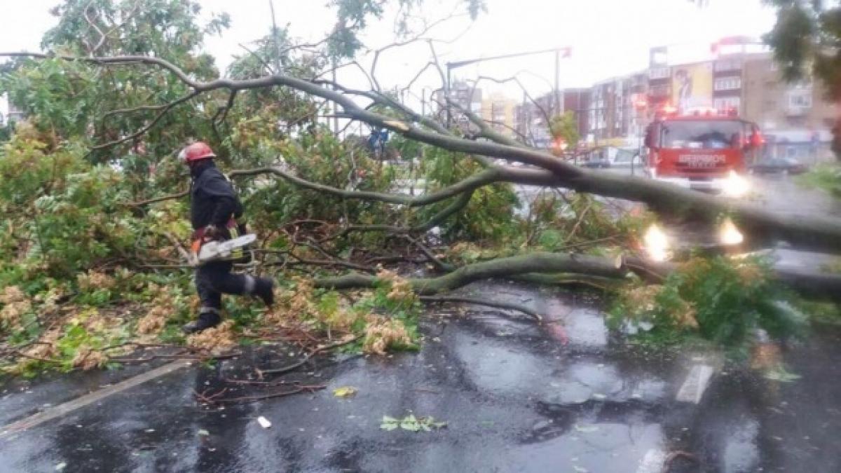 avertizare de fenomene meteo periculoase vedeti zonele vizate