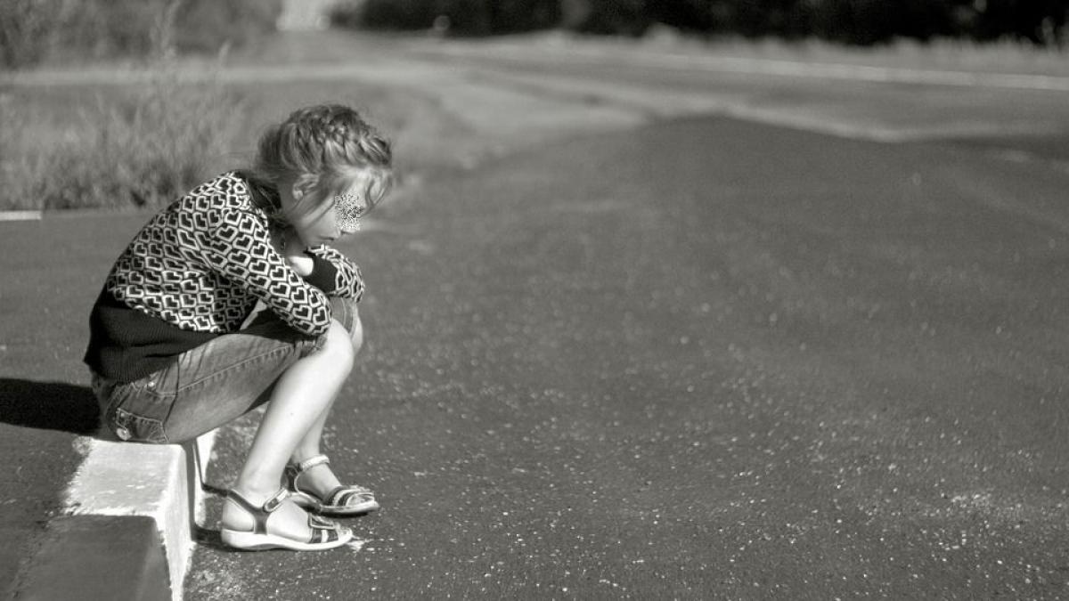 tentativa de rapire la bacau un barbat a acostat o fetita de clasa a treia pe care a incercat sa o