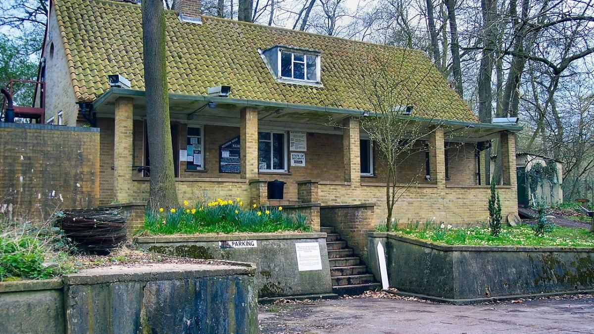 casa de la tara din anii 1950 ce secret urias ascunde pare normala dar cand intri in ea