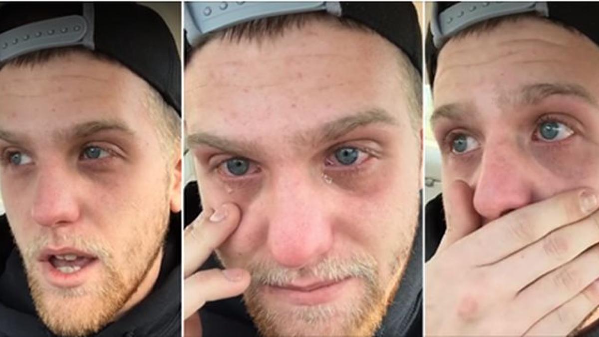 a livrat pizza la o biserica si a plecat plangand ce i a facut preotul