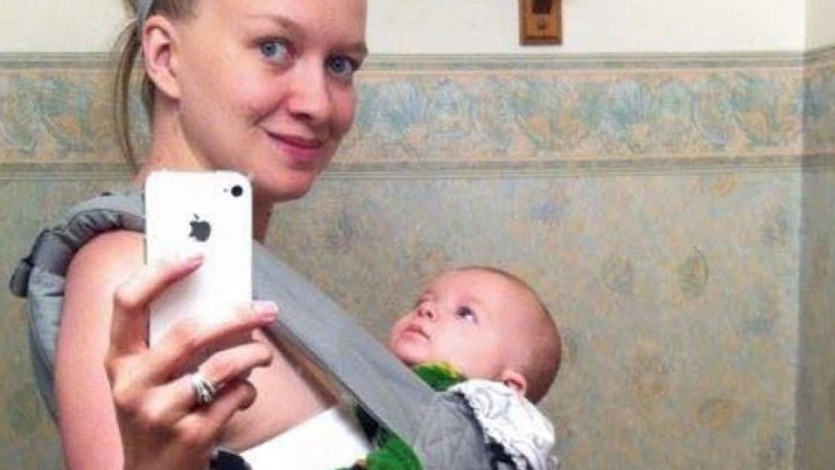 cand am facut poza asta eram fericita aveam 21 de ani un sot si un copil superb dar n aveam habar