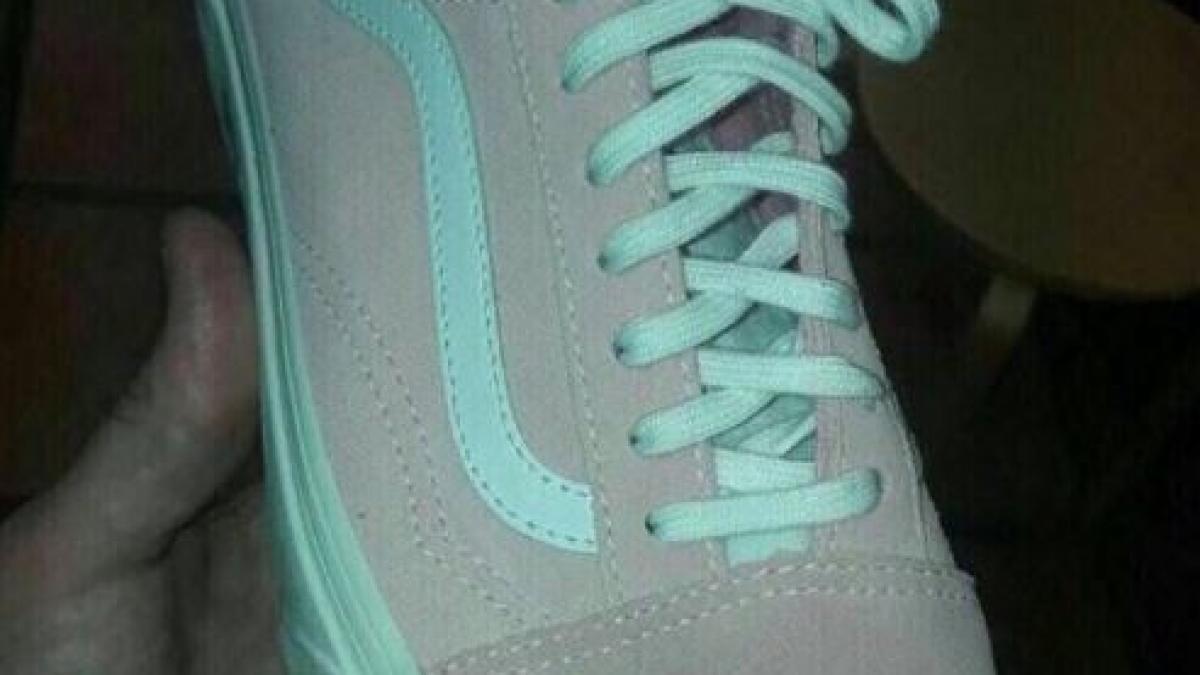 cea mai mare dilema de pe internet ce culoare are acest pantof sport